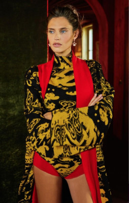 Bianca Balti L’Officiel Russia November 2017
