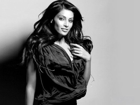 photo 3 in Bipasha Basu gallery [id587105] 2012-11-30 00:00:00
