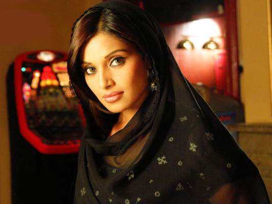 photo 19 in Bipasha Basu gallery [id416387] 2011-09-05 00:00:00
