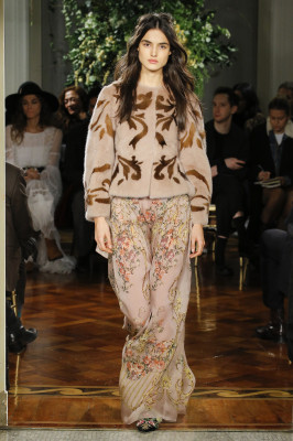 Blanca Padilla - Alberta Ferretti Pre-Fall 2017 Fashion Show in Milan