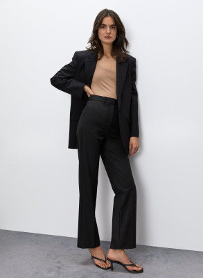 Blanca Padilla - Aritzia Babaton 