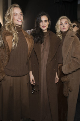 Blanca Padilla - Max Mara Fall/Winter 2017 Fashion Show in Milan