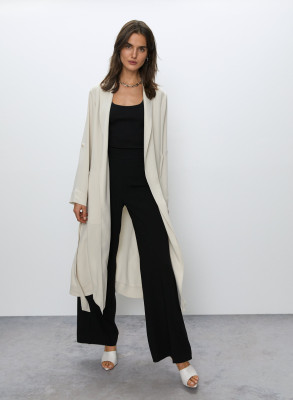 Blanca Padilla - Aritzia Babaton 
