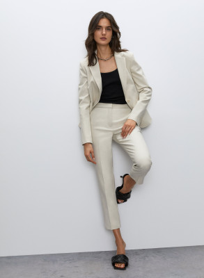 Blanca Padilla - Aritzia Babaton 