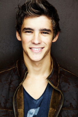 Brenton Thwaites pic #596692