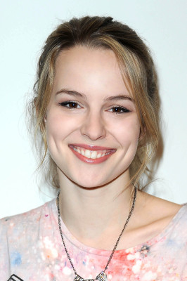 photo 14 in Mendler gallery [id630203] 2013-05-03 00:00:00