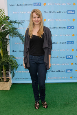 photo 16 in Bridgit Mendler gallery [id607352] 2013-02-22 00:00:00