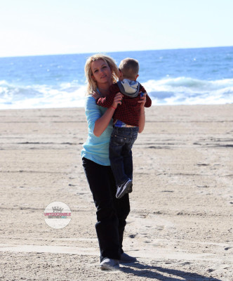 photo 5 in Britney Spears gallery [id220620] 2009-12-11 00:00:00