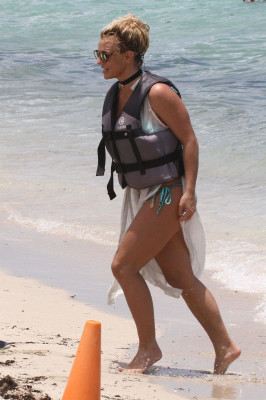 Britney Spears in Bikini