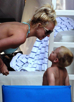 photo 16 in Britney Spears gallery [id577293] 2012-11-05 00:00:00
