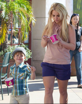photo 10 in Britney Spears gallery [id314976] 2010-11-18 00:00:00