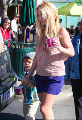 photo 11 in Britney gallery [id314975] 2010-11-18 00:00:00