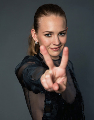 Brittany Robertson pic #883824