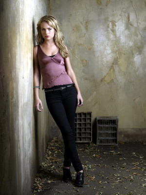 Brittany Robertson pic #514537