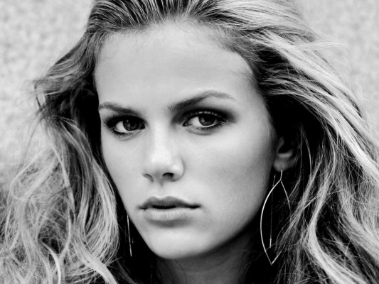 Brooklyn Decker pic #432116