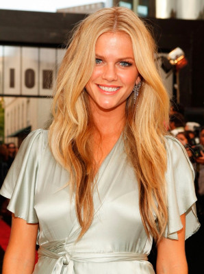 Brooklyn Decker pic #432114