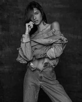 Bruna Lirio by Nick Suarez