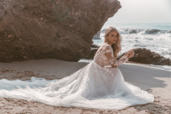 Bryana Holly for Lurelly Bridal // 2020