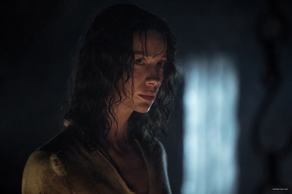 Caitriona Balfe - &quot;Outlander&quot; 1x01 - Sassenach Stills