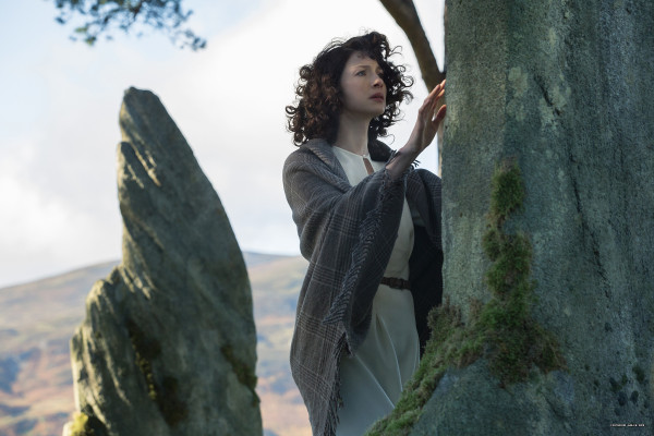 Caitriona Balfe - &quot;Outlander&quot; 1x01 - Sassenach Stills