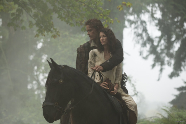 Caitriona Balfe - &quot;Outlander&quot; 1x01 - Sassenach Stills