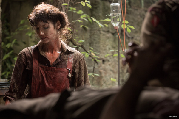 Caitriona Balfe - &quot;Outlander&quot; 1x01 - Sassenach Stills