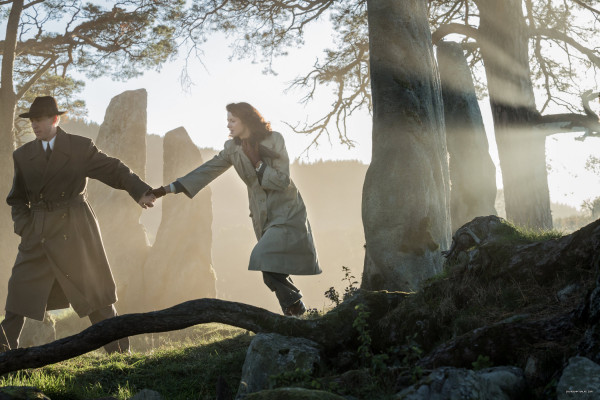 Caitriona Balfe - &quot;Outlander&quot; 1x01 - Sassenach Stills