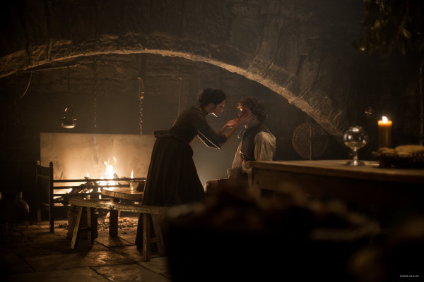 Caitriona Balfe - &quot;Outlander&quot; 1x02 - Castle Leoch Stills