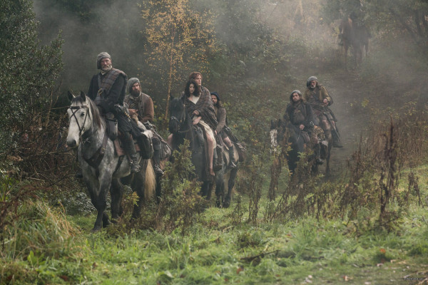 Caitriona Balfe - &quot;Outlander&quot; 1x02 - Castle Leoch Stills