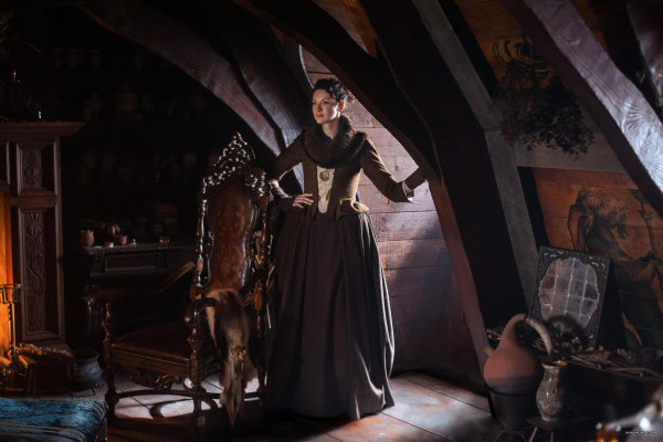 Caitriona Balfe - &quot;Outlander&quot; 1x03 - The Way Out Stills