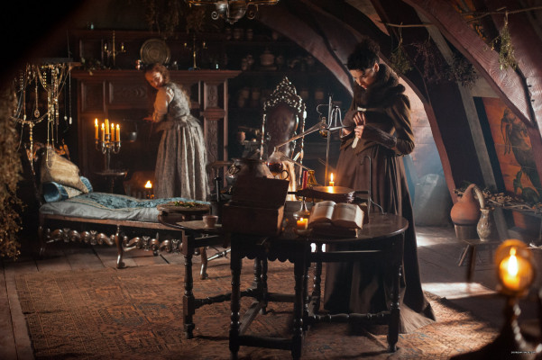Caitriona Balfe - &quot;Outlander&quot; 1x03 - The Way Out Stills