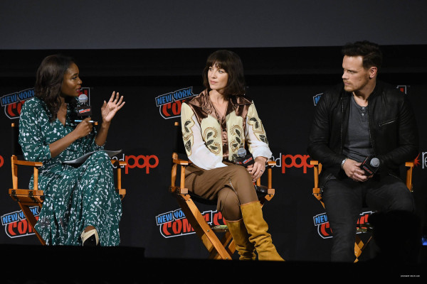 Caitriona Balfe - New York Comic Con Panel 10/06/18