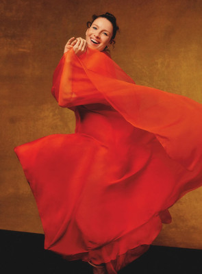 Caitriona Balfe by Nick Riley Bentham for Vanity Fair  (Jan 2022)