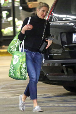 Cameron Diaz – Shopping at Whole Foods in LA 