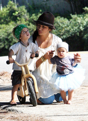 photo 29 in Camila Alves gallery [id616390] 2013-03-22 00:00:00