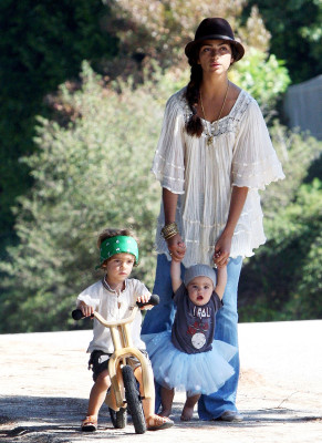 Camila Alves pic #616389