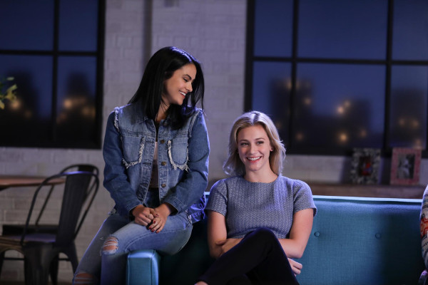 Camila Mendes pic #1010057
