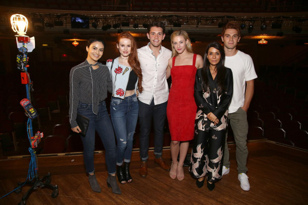 Camila Mendes pic #1010002