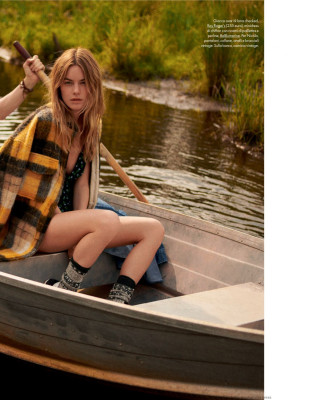 CAMILLE ROWE in Elle Magazine, Italy December 2019