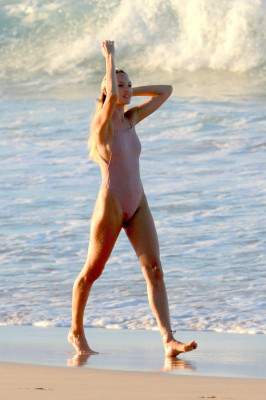 Candice Swanepoel pic #1023267