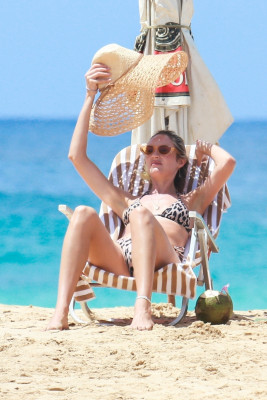 Candice Swanepoel pic #1022913