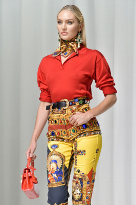 Candice Swanepoel – Versace Show in Milan 