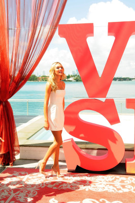 Candice Swanepoel pic #473465