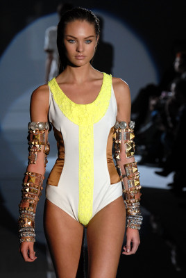 photo 29 in Candice Swanepoel gallery [id318843] 2010-11-29 00:00:00