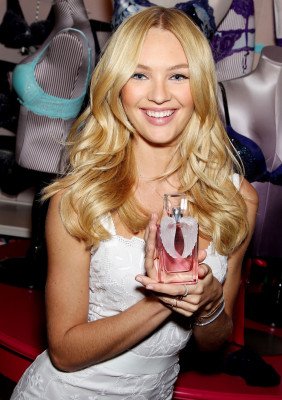 Candice Swanepoel pic #434512