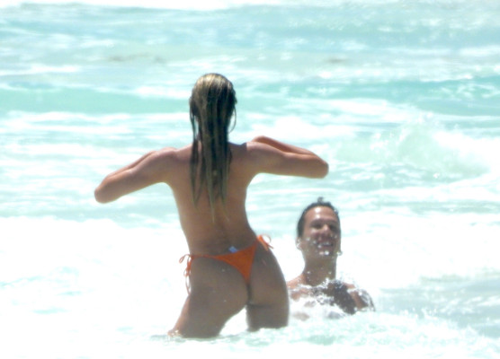 Candice Swanepoel - Tulum | March 29, 2021