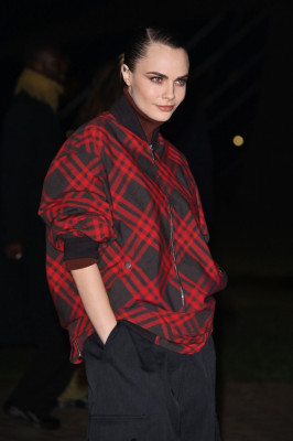Cara Delevingne - Burberry’s Show During London Fashion Week 