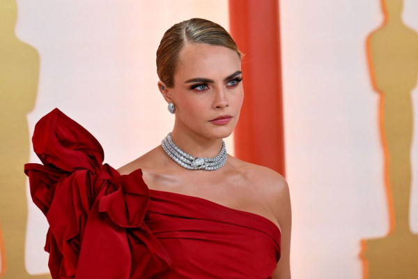 Cara Delevingne – Oscars 2024 Red Carpet