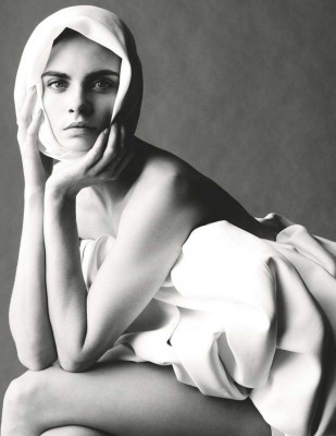 Cara Delevingne – Vogue UK June 2018