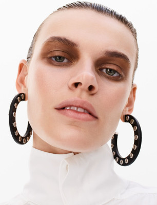 Cara Taylor ~ i-D Winter 2021 by Amy Troost 